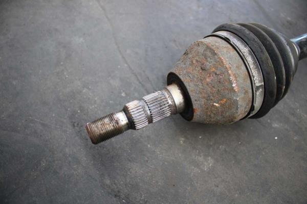 CARDAN DROIT OPEL ASTRA H/ ZAFIRA B 1.7CDTI 6VITESSES - Vue 2